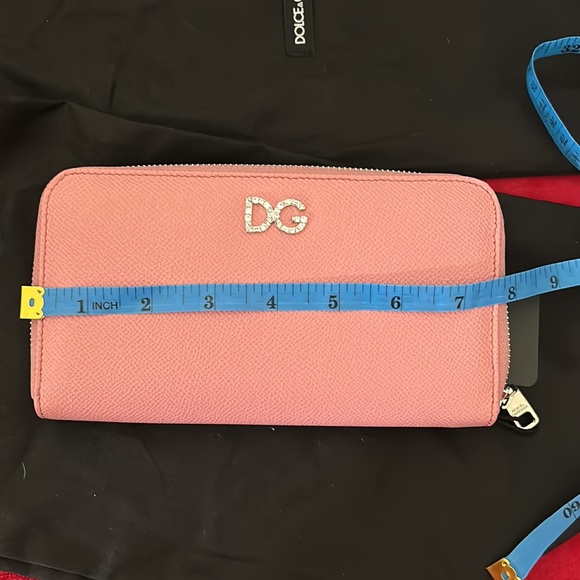 Dolce & Gabbana zip around wallet - Picture 9 of 10